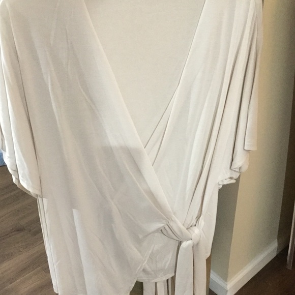 🆕Cream/Stone Short Flutter Sleeve Wrap Blouse Top - Picture 6 of 8